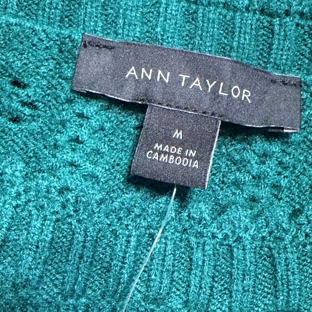 Ann Taylor Emerald Green Pointelle Scallop Trim Crew Neck Sweater 851952 Medium - Picture 5 of 8